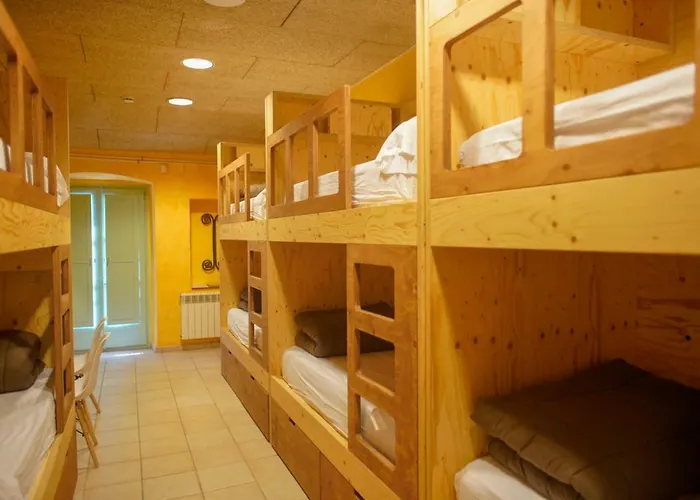 La Rectoria D'albanya Hostel *