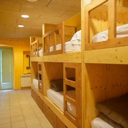 La Rectoria D'albanya Hostal *